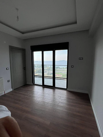 Просторные апартаменты с балконами, 400 метров до моря, Картал, Стамбул, Турция